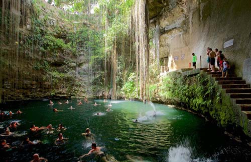 Cenote Ik Kil, Yucatan