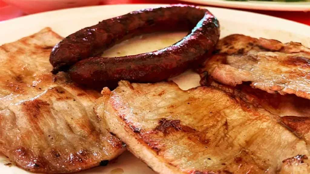 lomitos de Valladolid and grilled longaniza