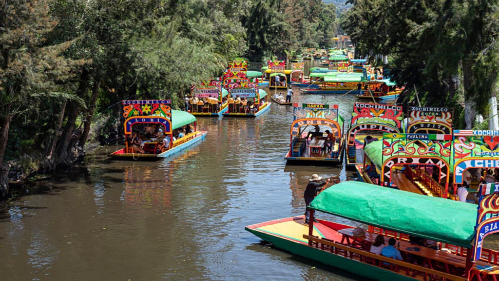 Trajineras in Xochimilco